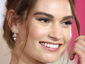 Lilly_James_(35036323024).jpg